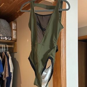 Cupshe Dark Green and Black Swimsuit